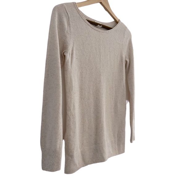 Club Monaco Cashmere sweater. - Picture 3 of 7